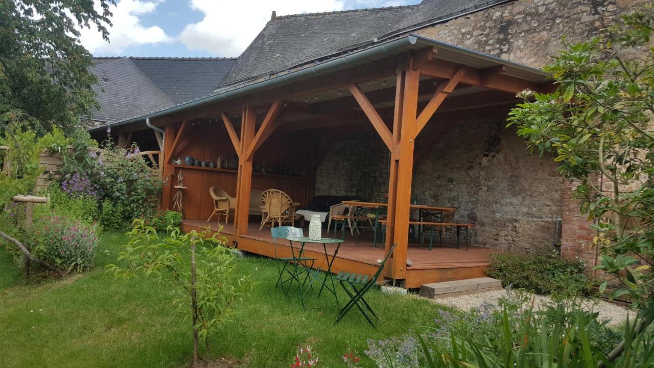 Les Hirondelles Hotel Sainte-Suzanne  Kültér fotó