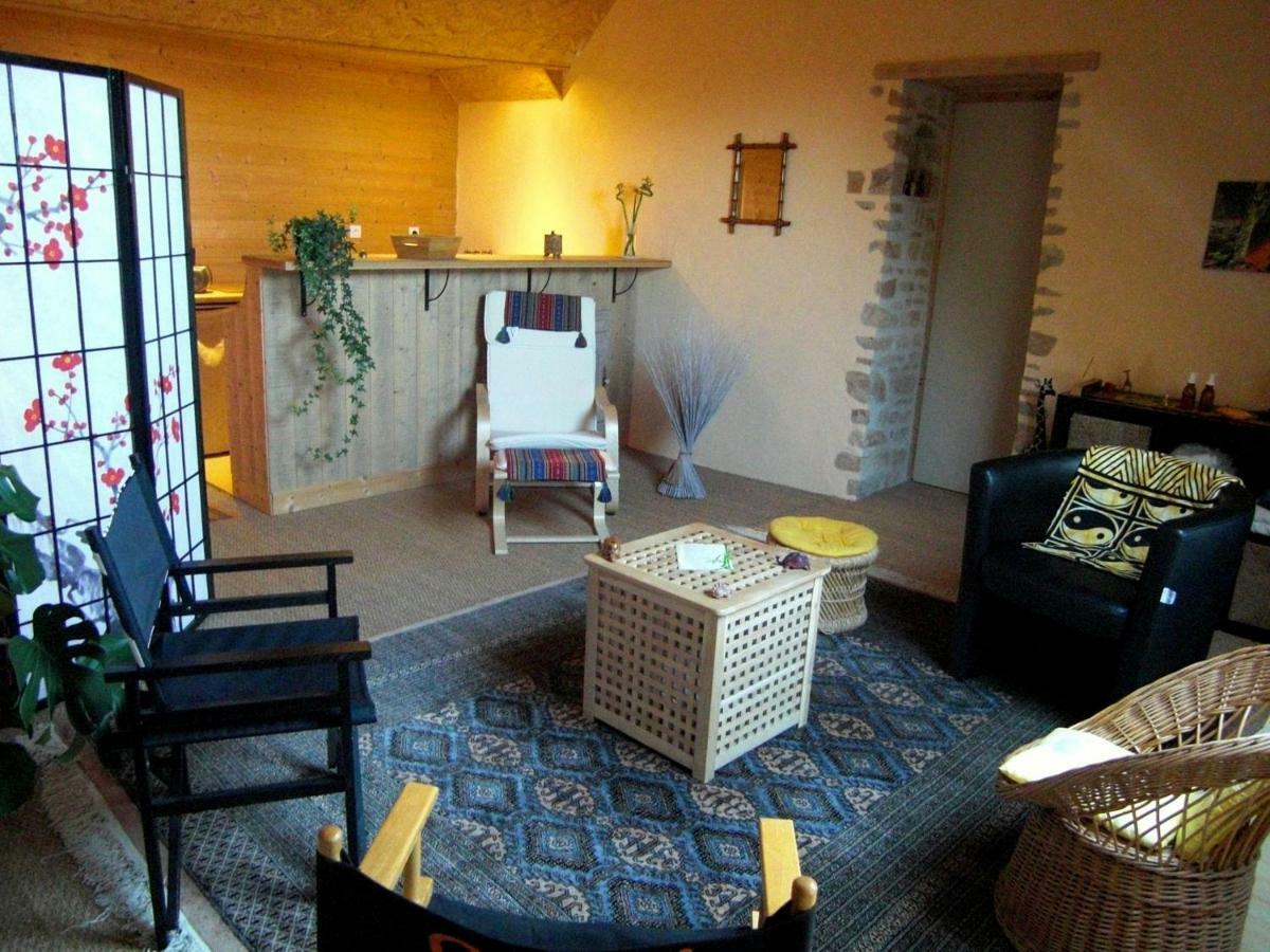 Les Hirondelles Hotel Sainte-Suzanne  Kültér fotó