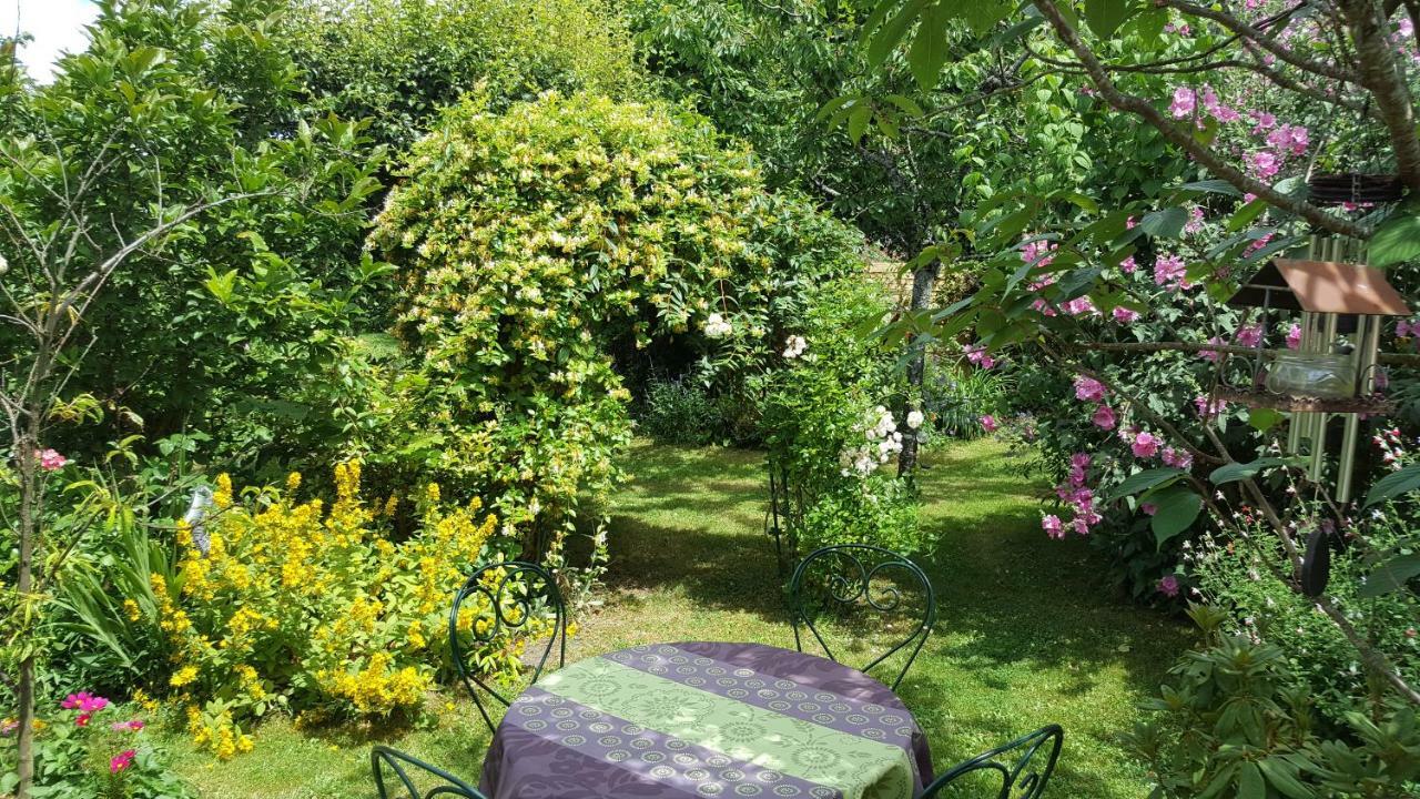 Les Hirondelles Hotel Sainte-Suzanne  Kültér fotó
